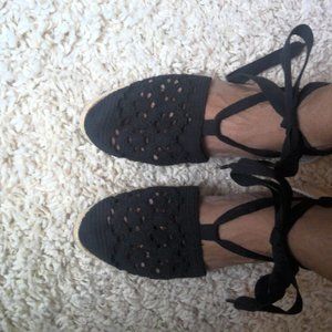 𝅺Black lace ankle time espedrille